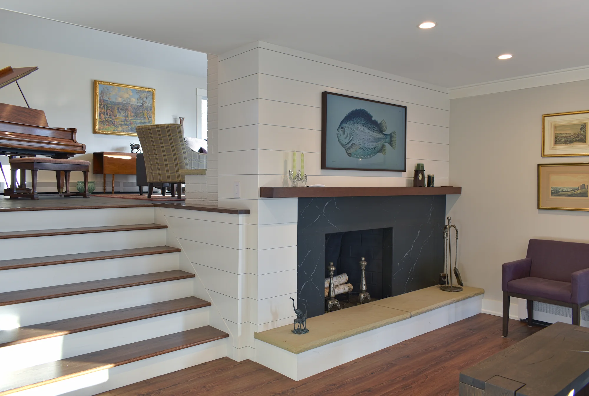 Showing interior split level staircase